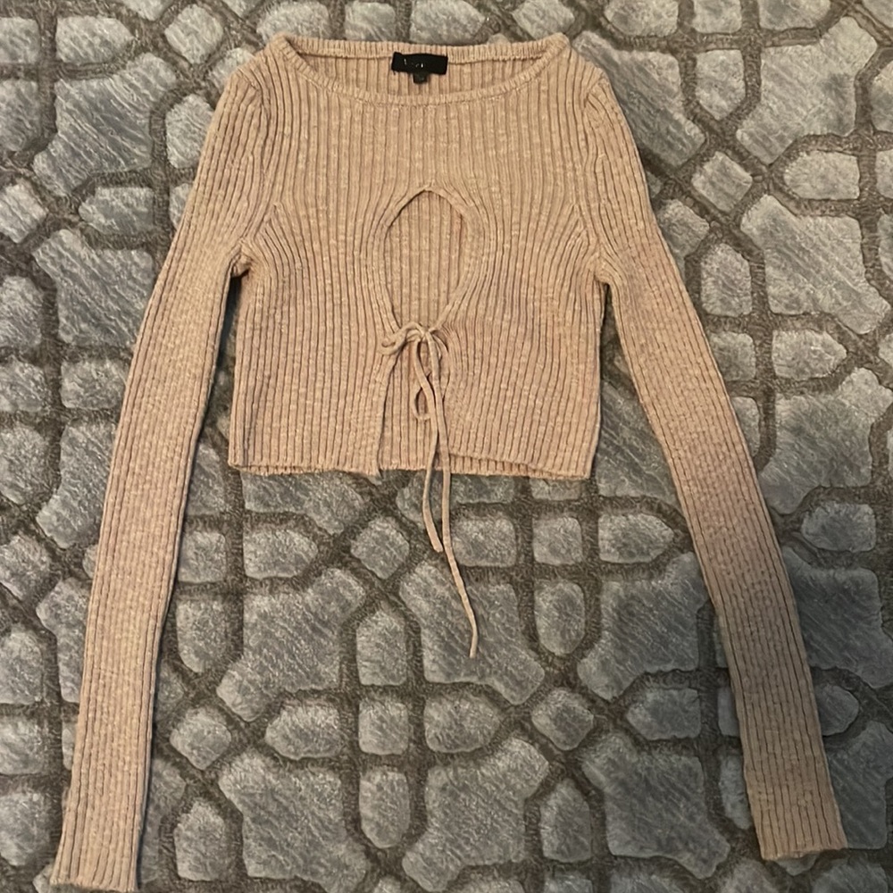 h:ours Revolve Lua Cropped Keyhole Sweater - Picture 2 of 3